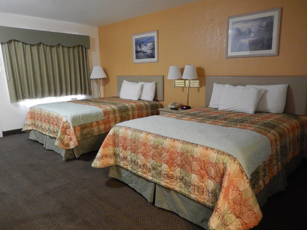 Executive Inn Pearsall Экстерьер фото