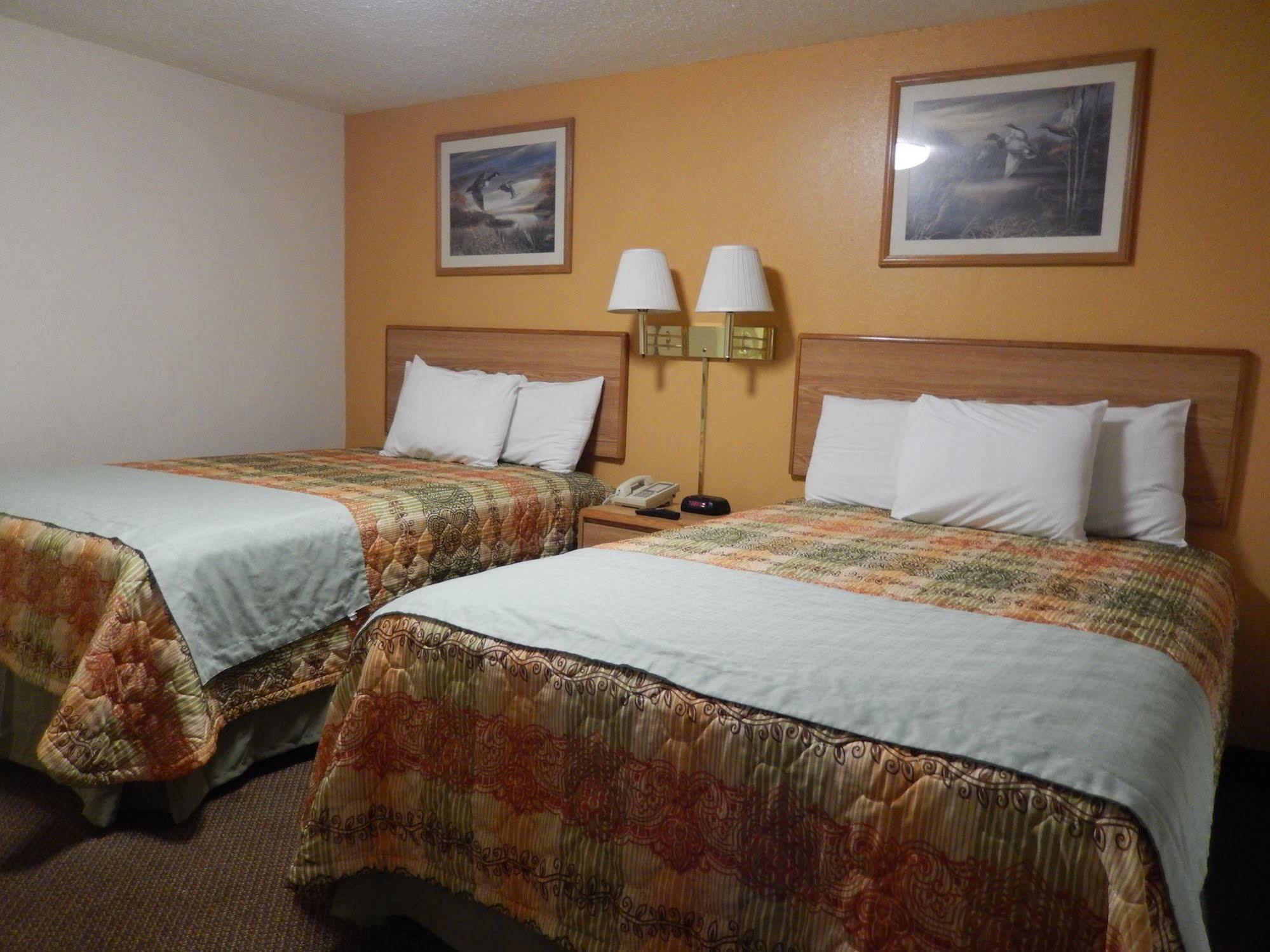 Executive Inn Pearsall Экстерьер фото