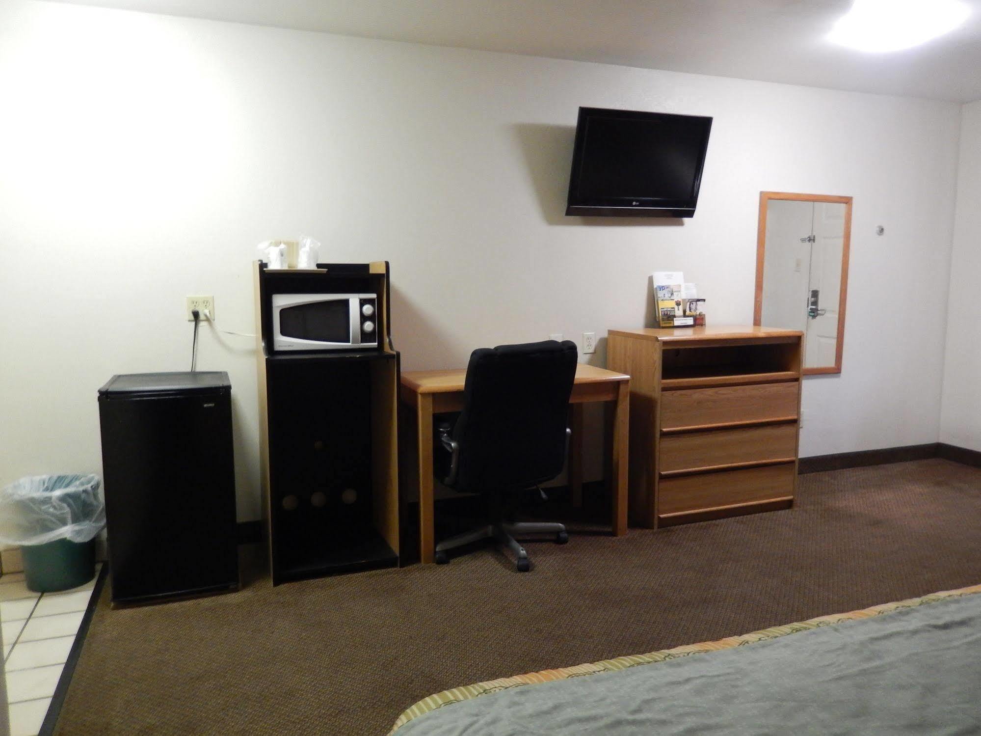 Executive Inn Pearsall Экстерьер фото