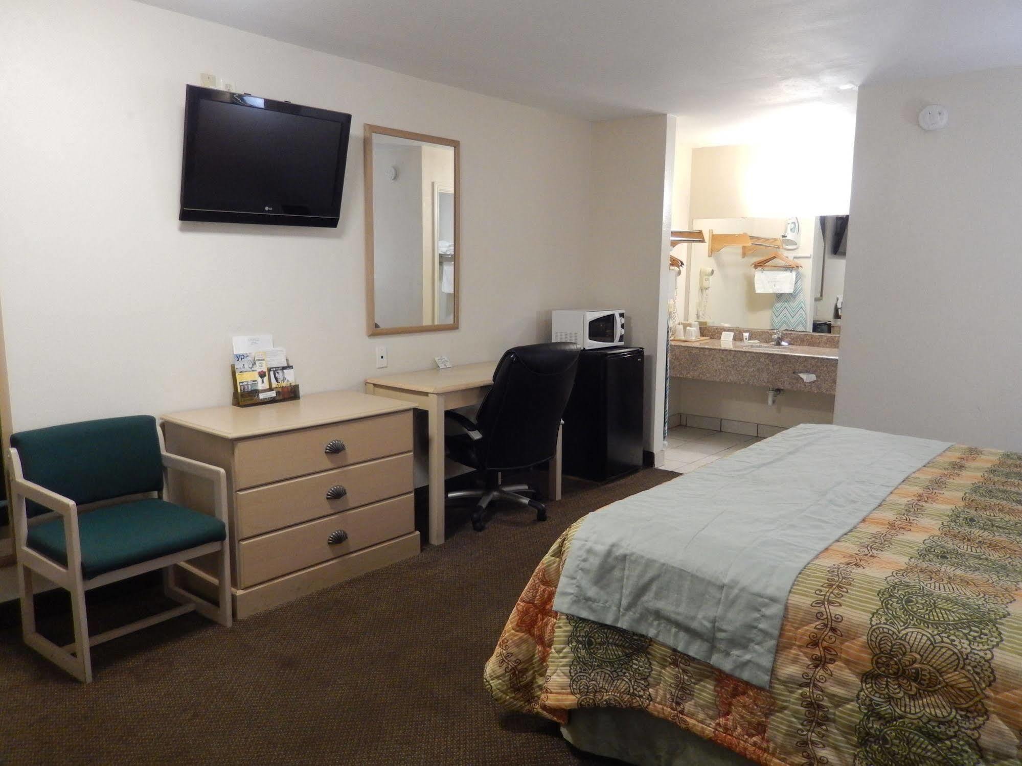 Executive Inn Pearsall Экстерьер фото