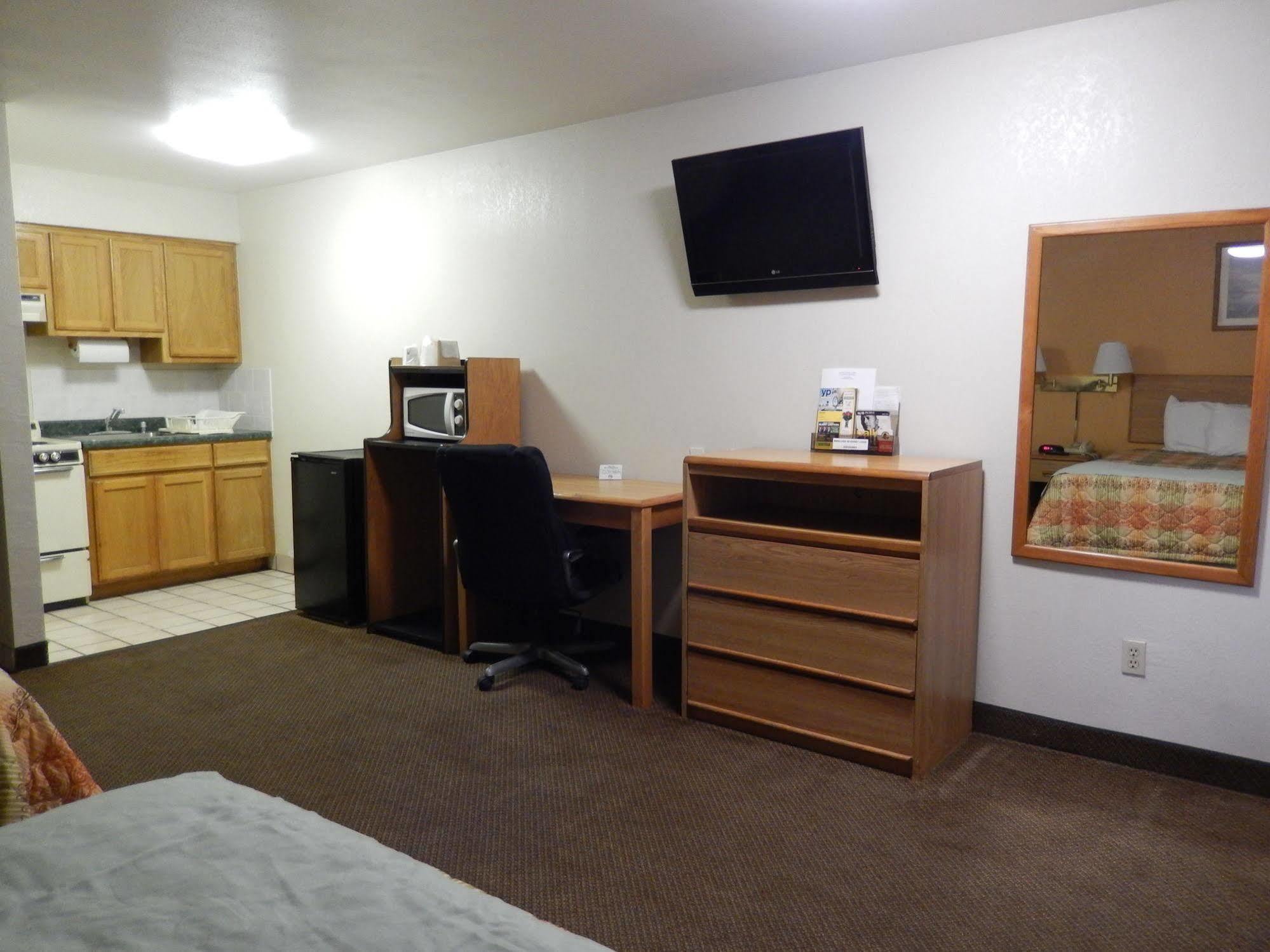 Executive Inn Pearsall Экстерьер фото