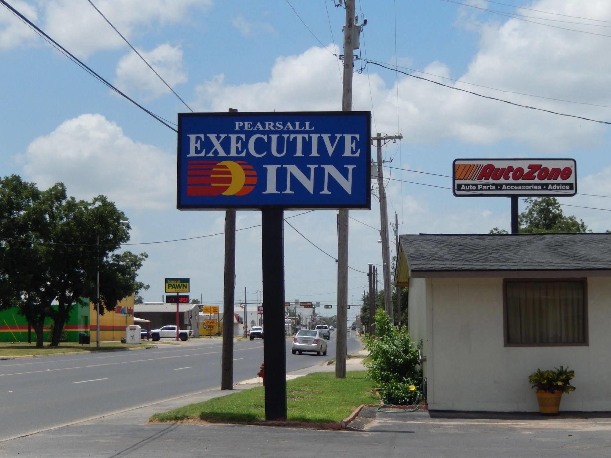 Executive Inn Pearsall Экстерьер фото