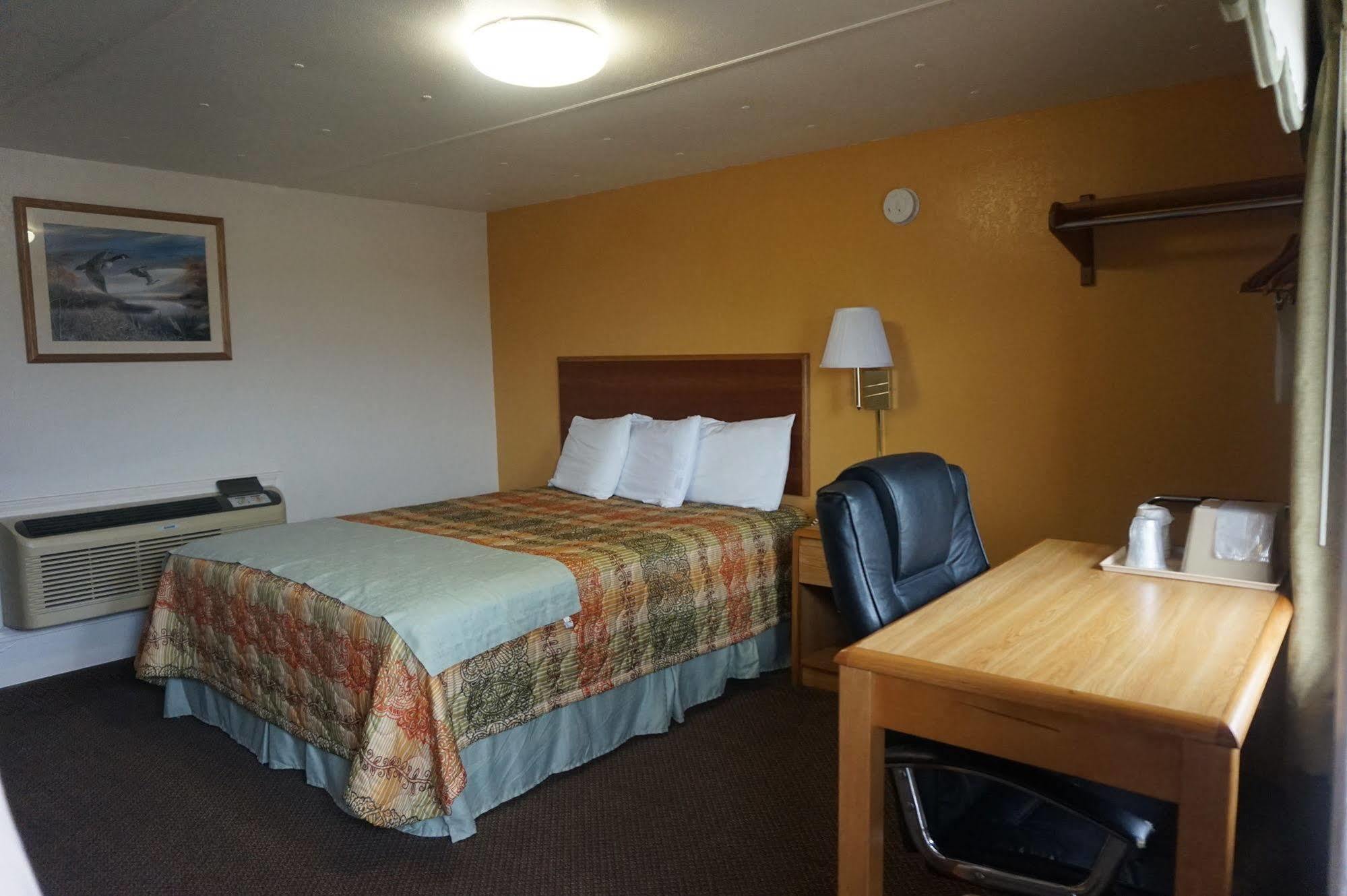 Executive Inn Pearsall Экстерьер фото